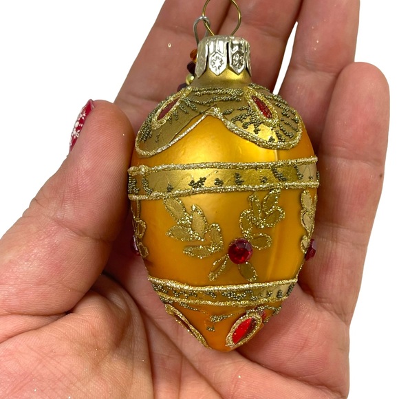 Red Envelope red & gold glass egg Christmas ornament w/handmade beaded hook - Picture 5 of 9
